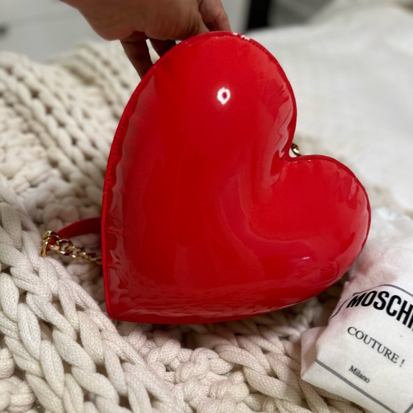 HP ❤️💋❤️FINAL SALE MOSCHINO heart NWT bag crossbody made Italy bought in Paris - Picture 3 of 8